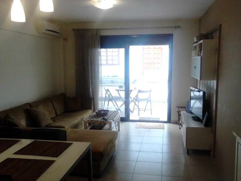 Luxury Apartment By The Beach Néa Péramos Esterno foto